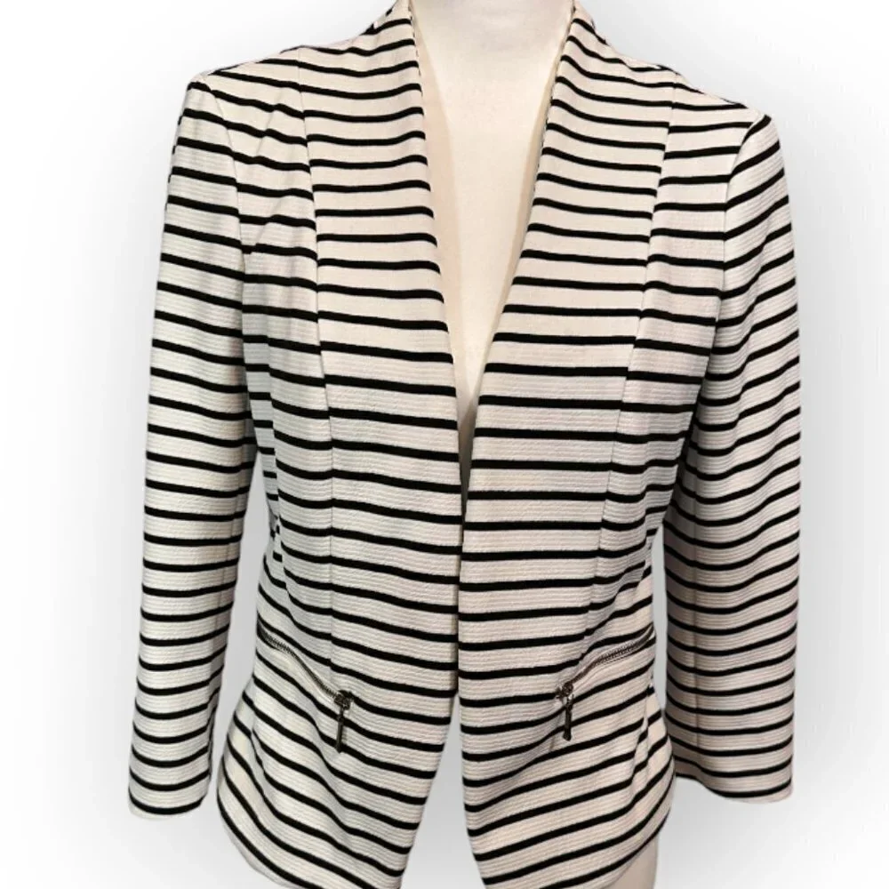 Roz & Ali Women's Black and White Striped Blazer Zipper detail on front Size S